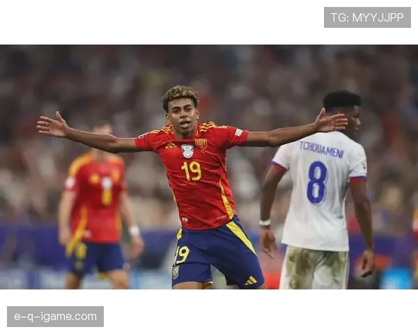 巴尔韦德与琼阿梅尼中场之争白热化,新一代中场新星引发广泛关注 巴尔韦德与琼阿梅尼中场之争白热化,新一代中场新星引发广泛关注