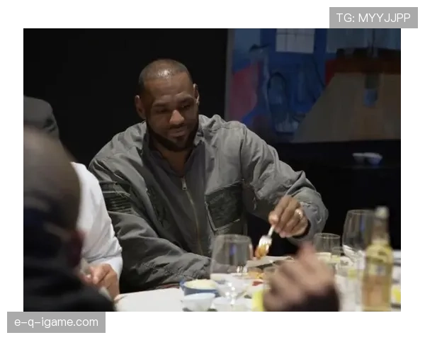 乔治家的狗都比某些球星吃得讲究 乔治家的狗都比某些球星吃得讲究